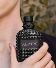 Load image into Gallery viewer, valentino uomo born in roma eau de toilette for men - alwaysspecialgifts.com