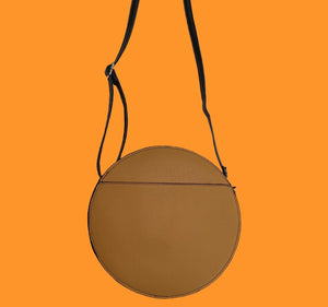 concha crossbody bag in vynil - alwaysspecialgifts.com
