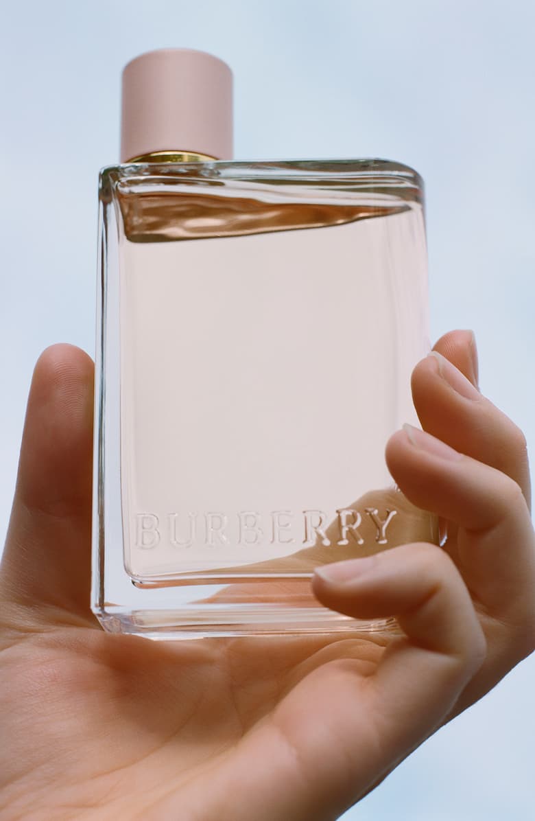 burberry  her gift set 2 pcs eau de parfum  1.6oz , body lotion 2.5oz